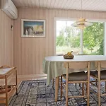 Modern Near * Neksø