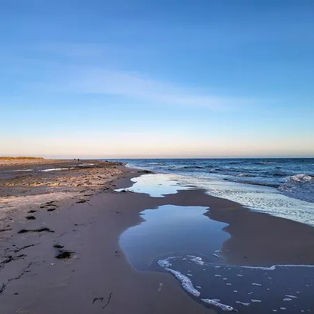 Modern Near - By Traum